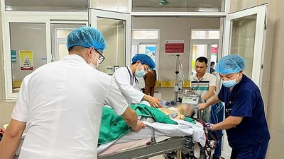 Chỉ từ sốt, nôn trẻ 11 tuổi nhanh chóng sốc tim nguy kịch