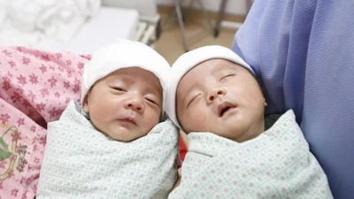 Hành trình làm mẹ sau 5 năm IVF và kỳ tích của 2 bé sinh non