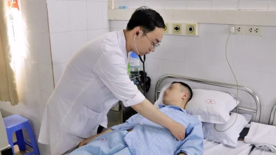 Đang khỏe mạnh bỗng ngừng tim do rối loạn nhịp phức tạp