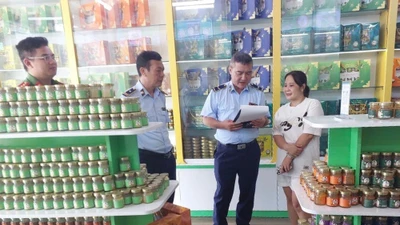 Yến chưng giả của Tuấn Dương & TKT nguy hại ra sao?