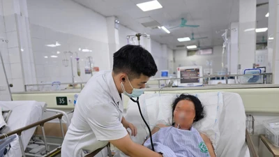 Sét đánh nữ bệnh nhân 55 tuổi chảy máu não nguy kịch