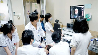 Tai chảy dịch, trẻ 9 tuổi được phát hiện dò dịch não tủy