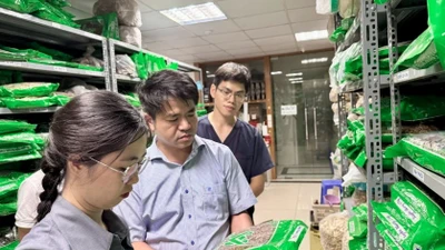 Xử phạt 17 cơ sở sản xuất, kinh doanh thuốc, mỹ phẩm