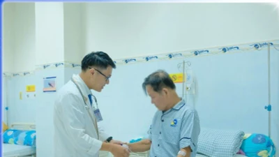 Xuyên đêm hồi sinh trái tim ngừng đập cho cụ ông 70 tuổi