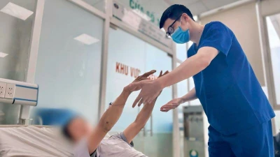 Làm việc ngoài trời nắng, nam thợ xây nguy kịch vì sốc nhiệt
