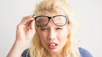 Lý do thị lực suy giảm dù mới ngoài 30 tuổi