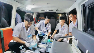 Sẵn sàng thiết lập trạm cấp cứu dã chiến trong bão WIPHA