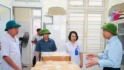 Khuyến cáo phòng chống bệnh thương hàn sau bão Wipha