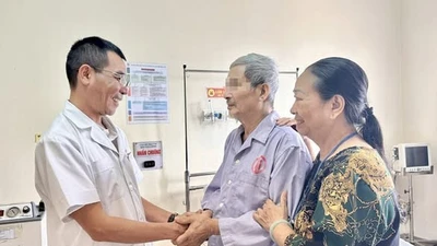 Đau bụng dữ dội, cụ ông 70 tuổi vỡ phình động mạch chủ bụng