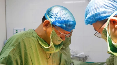 Phát hiện khối u xơ tử cung có kích thước lớn bất thường