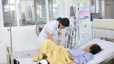 Cứu người bệnh suy tim, thận... gãy xương đùi cực kỳ phức tạp