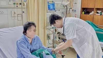 Lọc máu thay huyết tương cứu bệnh nhân nhược cơ nguy kịch