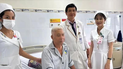 Đi ngoài máu tươi phát hiện ung thư đại trực tràng