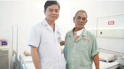Tạo hình thực quản bằng ống dạ dày điều trị ung thư 