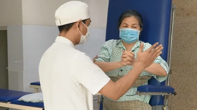 Tập phục hồi chức năng cho bệnh nhân u tủy ngực