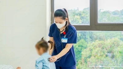 Trẻ 3,5 tuổi uống dầu thắp đèn thờ tưởng nhầm nước ngọt