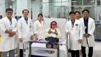 Cô gái 25 tuổi ngừng tim phổi vì thuốc lá điện tử