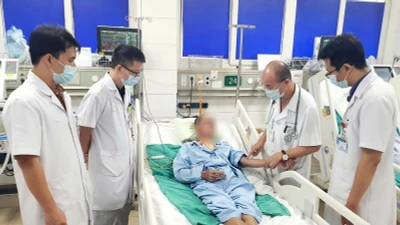 Ăn tiết canh 1 lần đánh cược cả mạng sống
