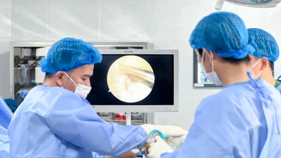 Tái tạo dây chằng, khâu sụn chêm phục hồi gối tổn thương
