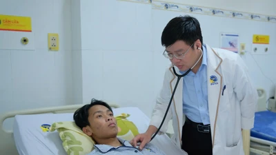 Tự khám và truyền dịch, nhiều trường hợp nguy kịch vì sốc sốt xuất huyết