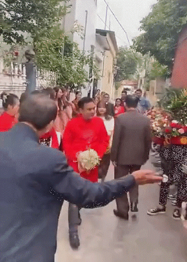 Lan dau den don co dau, chu re 'luot' qua vo nhu nguoi xa la