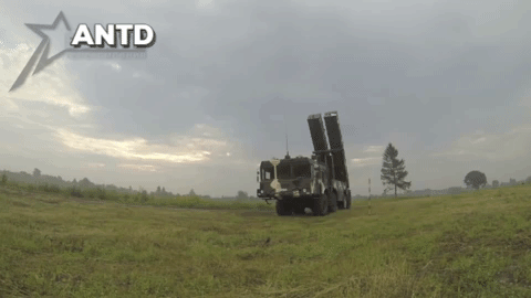 Trước đó, nhiều nguồn tin truyền thông đưa tin cho biết Belarus là nguồn cung cấp các vũ khí quân sự hạng nặng cho cả hai bên trong các cuộc giao tranh gần đây giữa Azerbaijan và Armenia tại khu vực Nagorno-Karabakh.