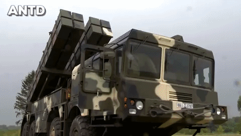 Polonez lần đầu tiên xuất hiện trước công chúng là vào năm 2015, nhưng cho tới tận năm 2017, người ta mới lần đầu được chứng kiến sức mạnh hủy diệt của nó.