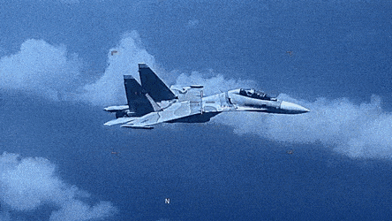 Trang Avia-pro của Nga cho biết, cuối ngày 9/4, một phi công lái chiến đấu cơ đa năng Su-30MK2 của không quân Venezuela đã nhận được lệnh báo động chiến đấu khẩn cấp.