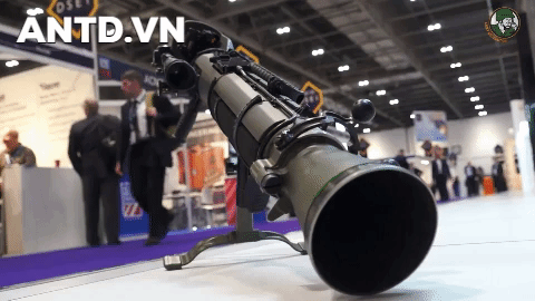 Thực tế cho thấy súng chống tăng RPG-7 của Nga vẫn cực đáng sợ. Loại vũ khí này có thể vô hiệu hóa ngay cả xe tăng M1 Abrams của Mỹ khi chúng bắn vào hông xe, hay phía sau chiến xa này.