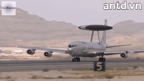 Dữ liệu mới nhất cho biết, ít nhất 8 máy bay các loại được trang bị khí tài chế áp và trinh sát điện tử đã có mặt ngoài khơi Crimea, tạo ra trở ngại nghiêm trọng cho hoạt động bình thường của các đài radar.