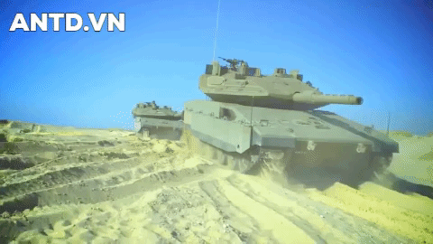 Xe tăng T-90 của Nga rất mạnh đã được kiểm chứng qua chiến trường Syria, hay dòng xe tăng chủ lực của phương Tây như M1A2 Abrams, hay Leopard 2A7 cũng được đánh giá là đỉnh cao trong số các dòng xe tăng, tuy nhiên ngôi vương lại được phong cho xe tăng Merkava IV của Israel. Các nhà phân tích quân sự đặt cho dòng xe tăng này biệt danh "vua lục quân" trên chiến trường.