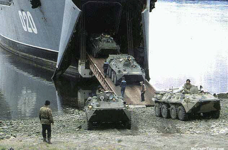 Tàu đổ bộ lớp Ivan Rogov có thể chở theo 25 xe tăng chiến đấu chủ lực hoặc 80 xe thiết giáp các loại.