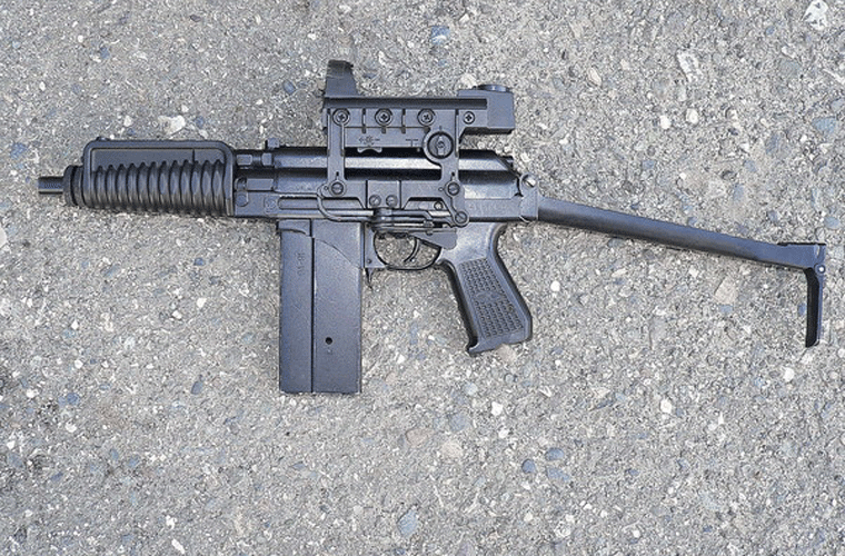 Loại đạn 9x39 mm của súng trường này có thiết kế độc đáo, nó không bị văng khi bắn vào các vật cứng bằng kim loại. Tính năng này rất quan trọng khi tác chiến ở bên trong các tòa nhà giúp tránh các thương vong ngoài ý muốn.