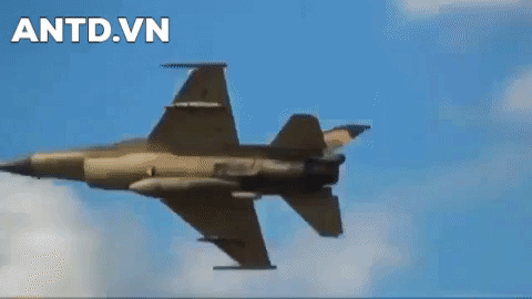 Hiện những chiếc F-16 mua từ Mỹ đang là chiến đấu cơ chủ lực của không quân Venezuela bên cạnh các chiến đấu cơ Su-30MK2 mua từ Nga.