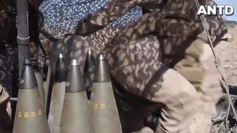 Tại Syria, quân đội Mỹ đã dùng loại pháo này pháo kích mạnh mẽ vào quân khủng bố IS.