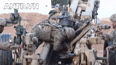 M777 là lựu pháo chủ lực của USMC và lục quân Mỹ từ năm 2005, được tập đoàn BAE Systems của Anh phát triển nhằm thay thế mẫu M198 trước đó.