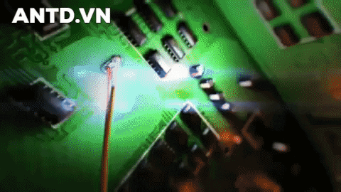 Điều đáng chú ý là việc Nga cũng cung cấp luôn loại tên lửa không đối không cực mạnh R-77 cho không quân Syria.