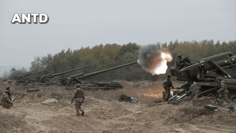 “Mẫu pháo đầu tiên chuẩn bị được biên chế cho quân đội Nga, xí nghiệp đã sẵn sàng đưa hệ thống pháo tự hành 2S7M Malka vào sản xuất hàng loạt”, bộ phận báo chí cho biết.