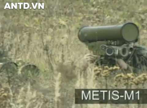 Metis-M1 cũng có những hạn chế nhất định như cơ chế dẫn đường SACLOS cũng đòi hỏi xạ thủ liên tục điều khiển đường bay của quả đạn, khiến họ dễ bị đối phương phát hiện và đánh trả.