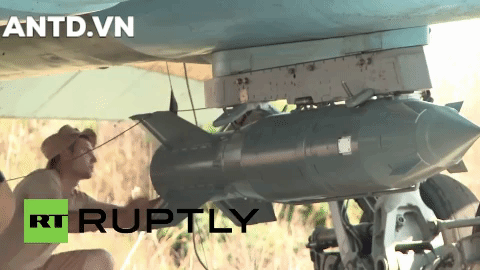 Su-24 có chiều cao 6,19 m, chiều dài 24,59 m. Khối lượng khi không tải khoảng 22.300 kg. Trọng lượng tối đa khi cất cánh là 39.700 kg.