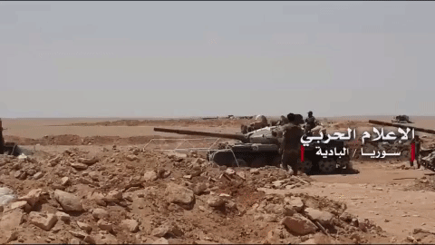 Chính vì lẽ đó Nga đã tiếp tục chuyển giao lượng lớn vũ khí cho Syria, trong số vũ khí vừa được tiếp tục chuyển giao có lượng lớn xe tăng chiến đấu chủ lực.