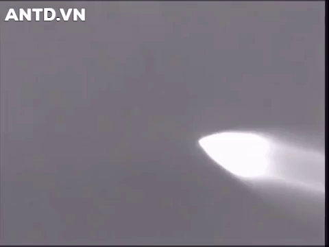 Theo ông Survovikin, thế hệ vũ khí phòng thủ mới nhất của nước này thực sự có khả năng độc đáo và cho phép bắn trúng mục tiêu có tốc độ siêu vượt âm ngay cả ngoài không gian vũ trụ.