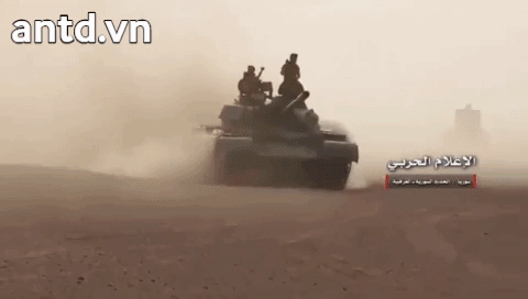 Hãng thông tấn Al Masdar News cho biết, quân đội chính phủ Syria (SAA) đã điều động nhiều vũ khí hạng nặng đến khu vực phía Đông Bắc đất nước vào cuối tuần qua để ngăn chặn bất kỳ hoạt động gây hấn nào của đối phương.