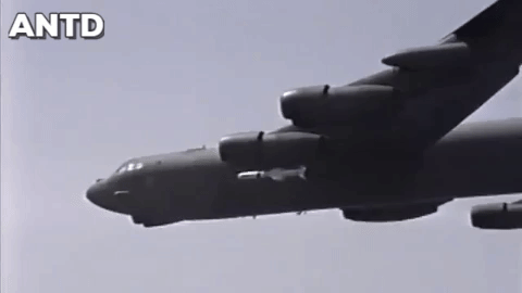 Tên lửa AGM-84 Harpoon được thiết kế khá linh động để có thể trang bị trên nhiều phương tiện mang phóng như tàu chiến, tàu ngầm và cả máy bay ném bom chiến lược lẫn máy bay chiến đấu.