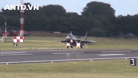 Viên tướng không được tiết lộ danh tính trên nhận tiền hối lộ của tình báo Israel để đảm bảo chiếc máy bay vận tải sẽ chuyển hướng tới Israel vào cuối năm 1985.