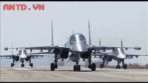 Có khả năng mang lượng vũ khí lớn, hoạt động ổn định, Su-34 hỗ trợ đắc lực cho lực lượng mặt đất.