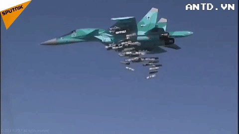 Máy bay Su-34 có biệt danh "xe tăng bay", đây là loại cường kích hiện đại nhất của Nga ở thời điểm hiện tại.