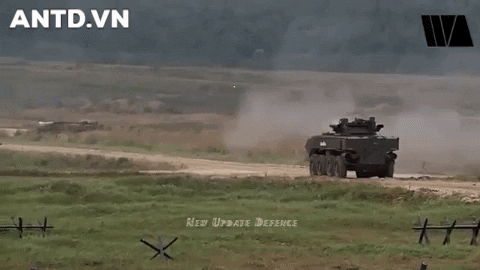 Bumerang là nền tảng thiết giáp bánh lốp được tiêu chuẩn hóa thuộc thế hệ mới nhất của Nga. Chiếc APC này là cơ sở để phát triển xe bọc thép chở quân K-16 cũng như xe chiến đấu bộ binh K-17.