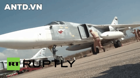 50 năm trước, Sukhoi Su-24 được thiết kế để đối trọng với máy bay F-111 của Mỹ. Qua nhiều thập kỷ được sản xuất và sử dụng, mẫu máy bay này đã và đang đóng vai trò quan trọng trong không quân Liên-xô và Nga.