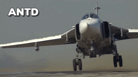 Su-24 có chiều cao 6,19 m, chiều dài 24,59 m. Khối lượng khi không tải khoảng 22.300 kg.
